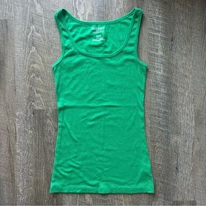 old navy women’s green ribbed tank top